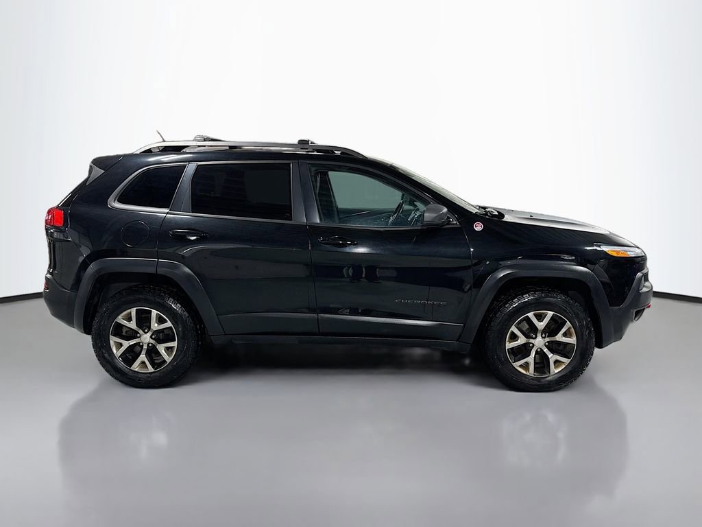 Used 2018 Jeep Cherokee Trailhawk image 5