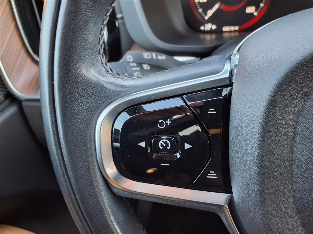 Used 2021 Volvo XC60 T5 Inscription w/ Advanced Package image 11