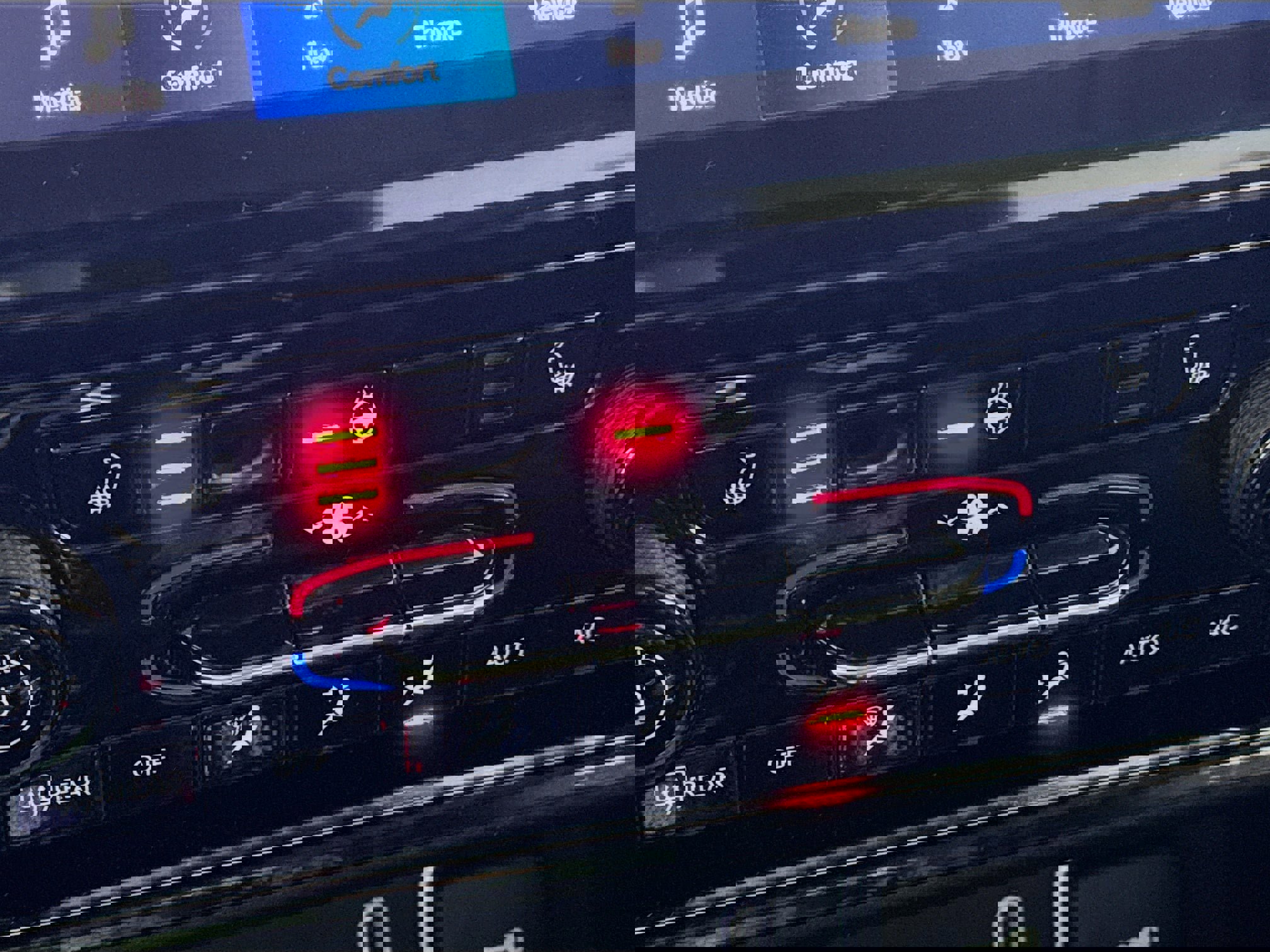 Used 2023 Jeep Grand Cherokee 4WD 4xe image 4