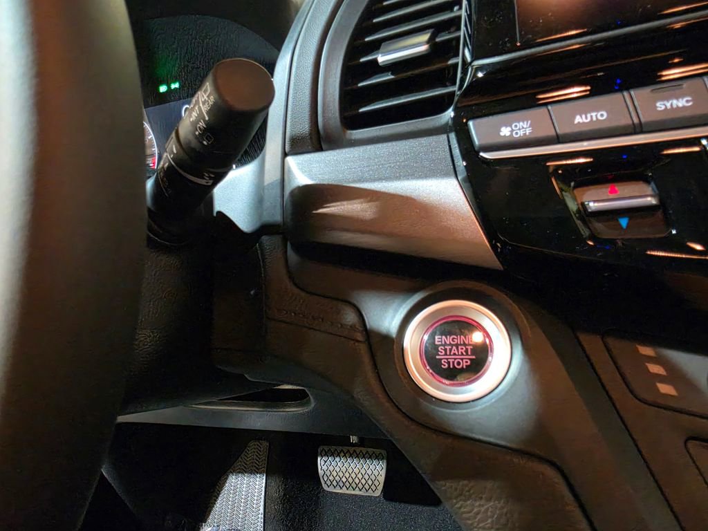 Used 2025 Honda Odyssey EX-L image 16