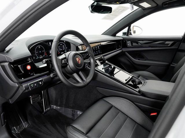 Certified 2025 Porsche Panamera 4 image 4
