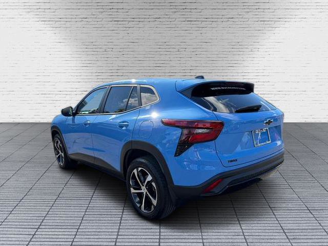 Used 2024 Chevrolet Trax RS image 3