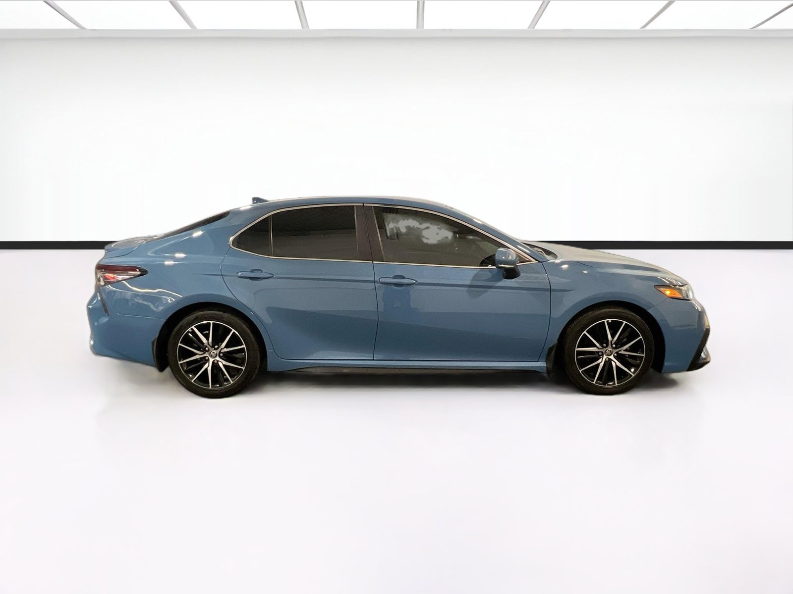Used 2023 Toyota Camry SE w/ Convenience Package FWD image 22