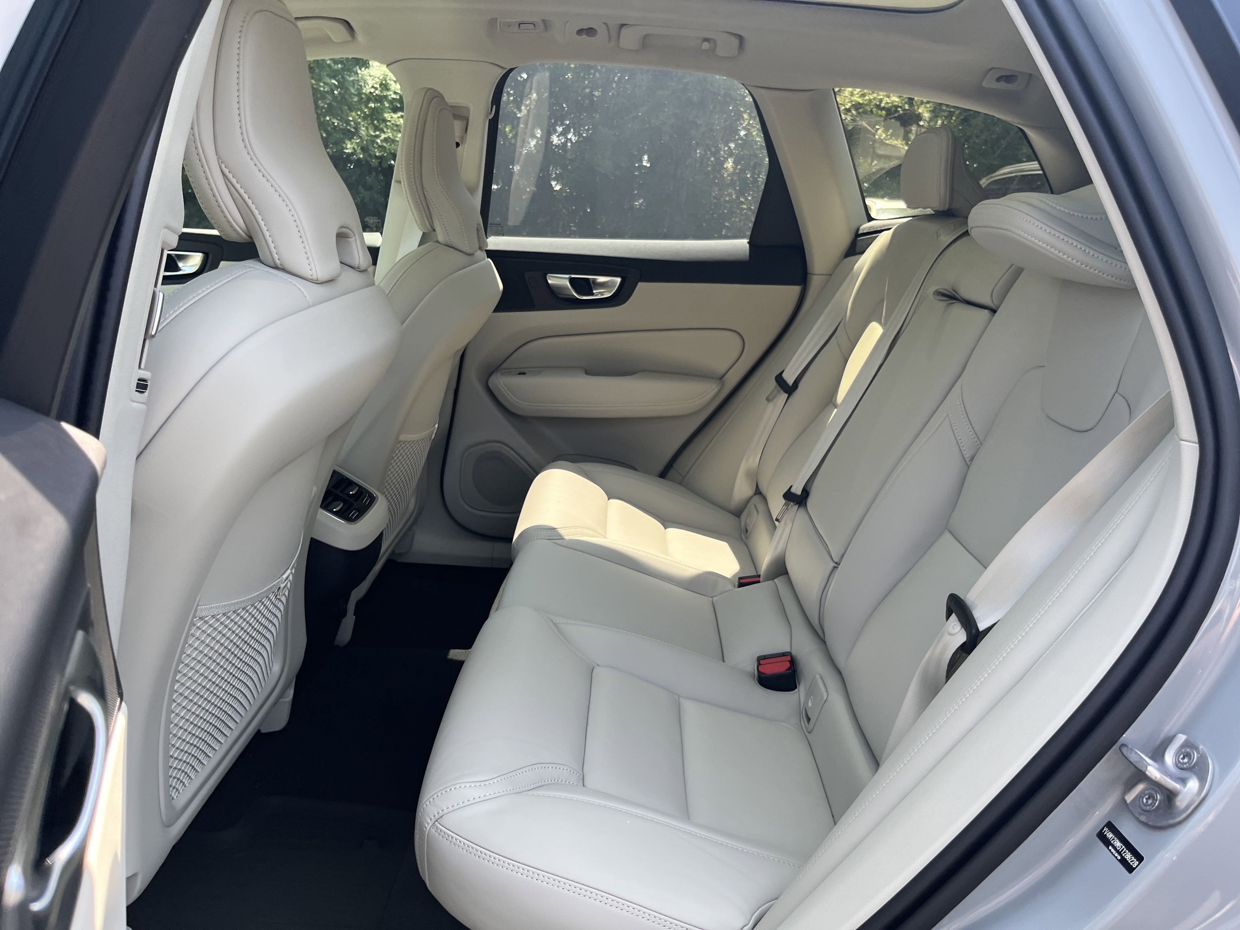 Used 2026 Volvo XC60 B5 Ultra w/ Protection Package Premier image 51