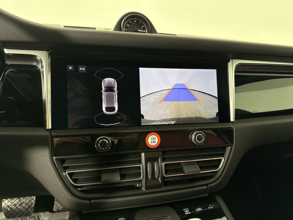New 2026 Porsche Macan AWD/4WD image 30