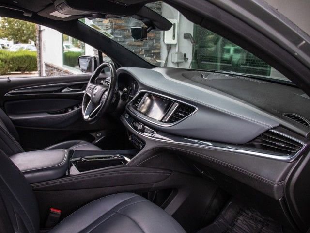 Used 2024 Buick Enclave Premium image 18