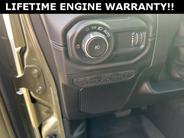 New 2025 Jeep Wrangler Unlimited Rubicon image 13