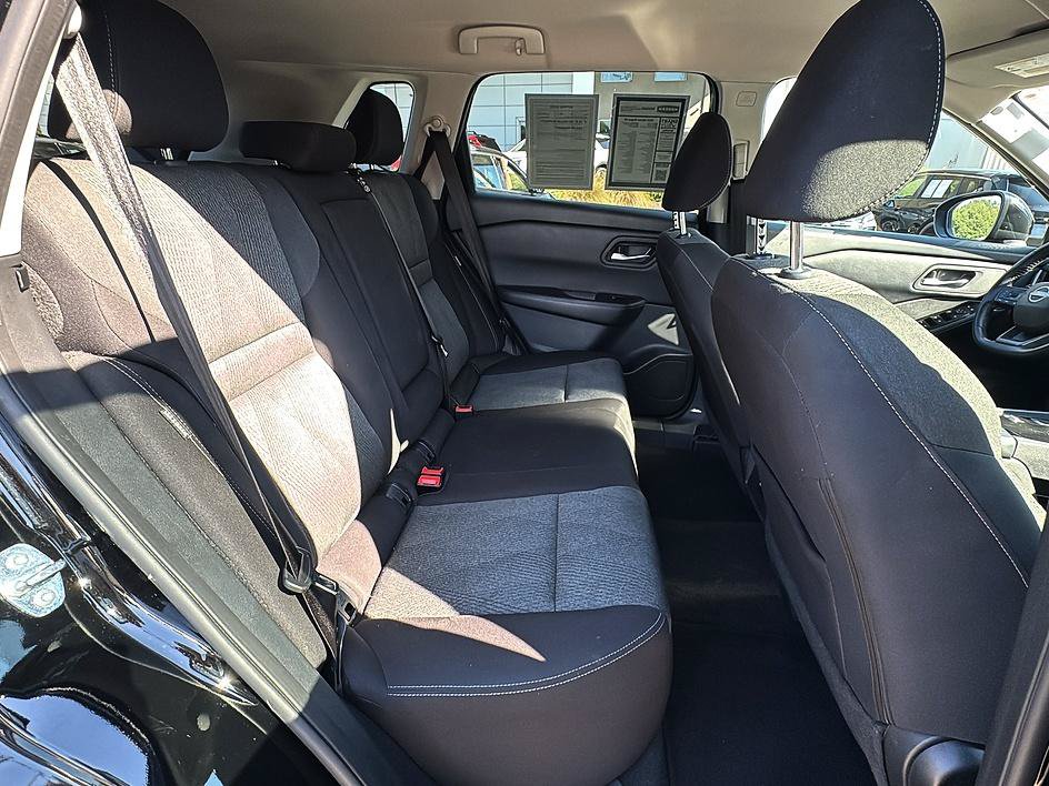 Certified 2025 Nissan Rogue SV FWD image 23