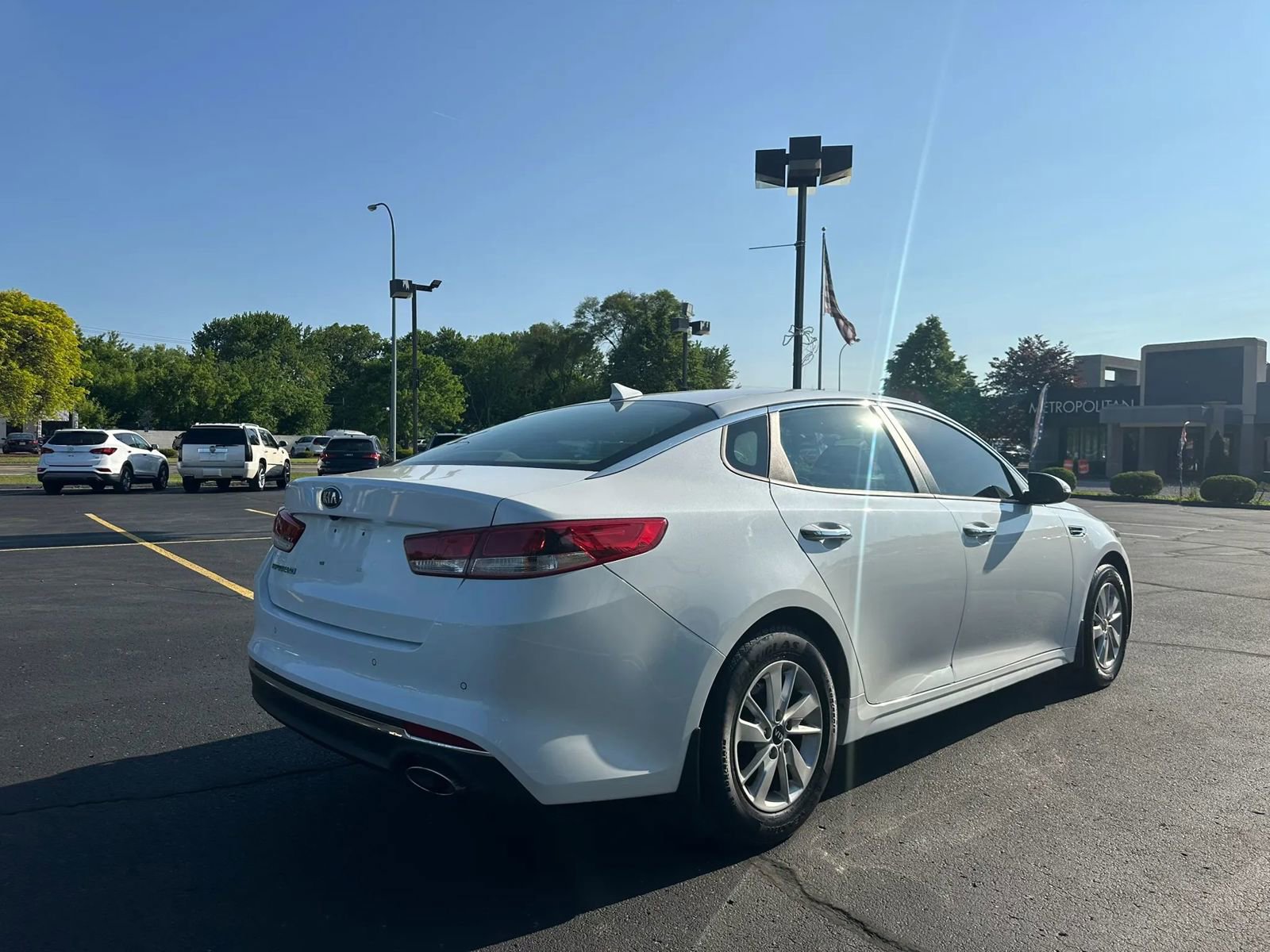 Used 2018 Kia Optima LX FWD image 4