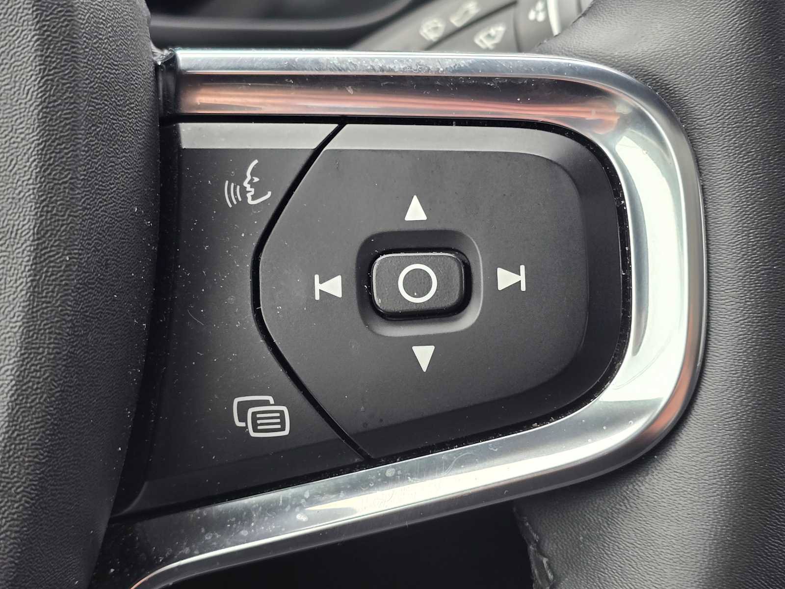 Certified 2023 Volvo C40 P8 Recharge Plus image 31