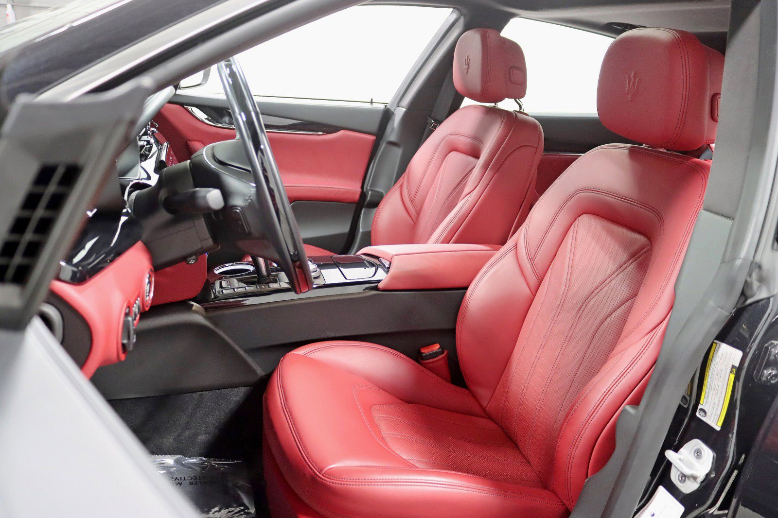 Used 2021 Maserati Quattroporte S Q4 AWD/4WD image 24