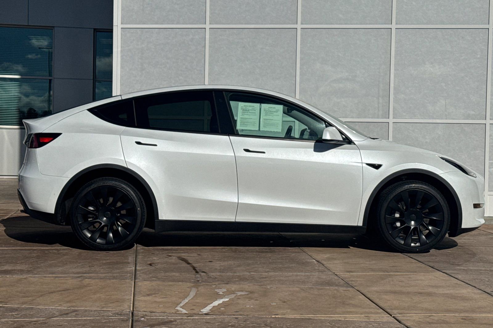 Used 2023 Tesla Model Y Long Range image 3