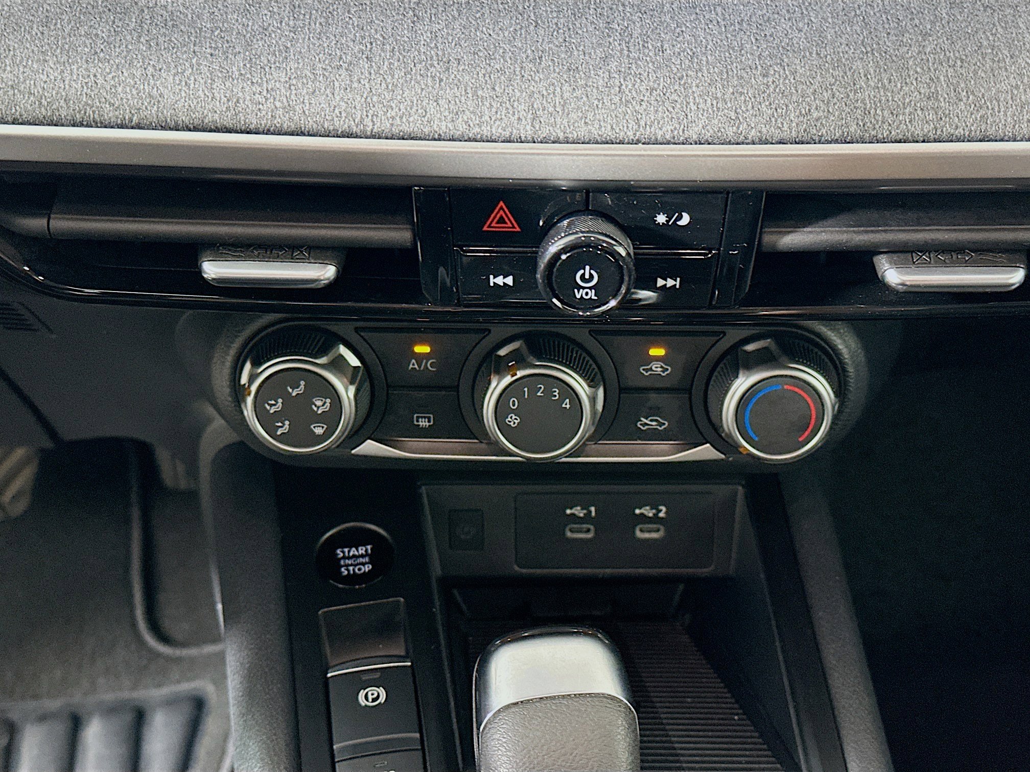 Used 2025 Nissan Kicks SV image 22