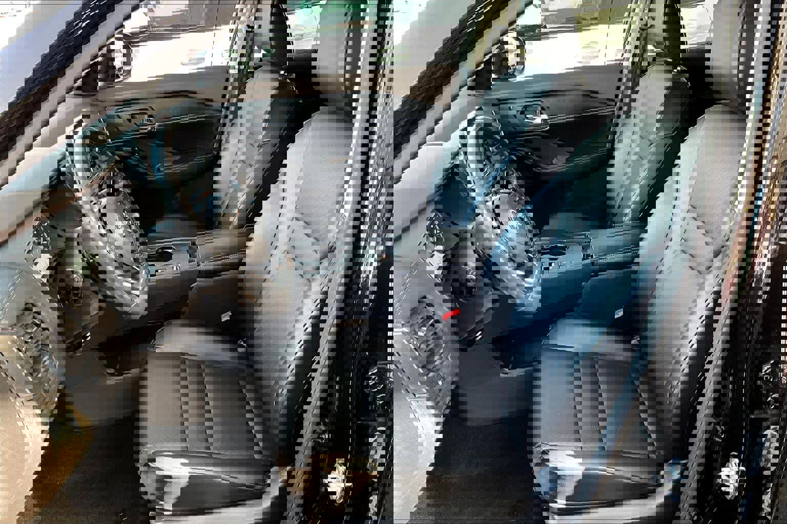 Used 2023 Nissan Rogue SV w/ SV Premium B Package image 7