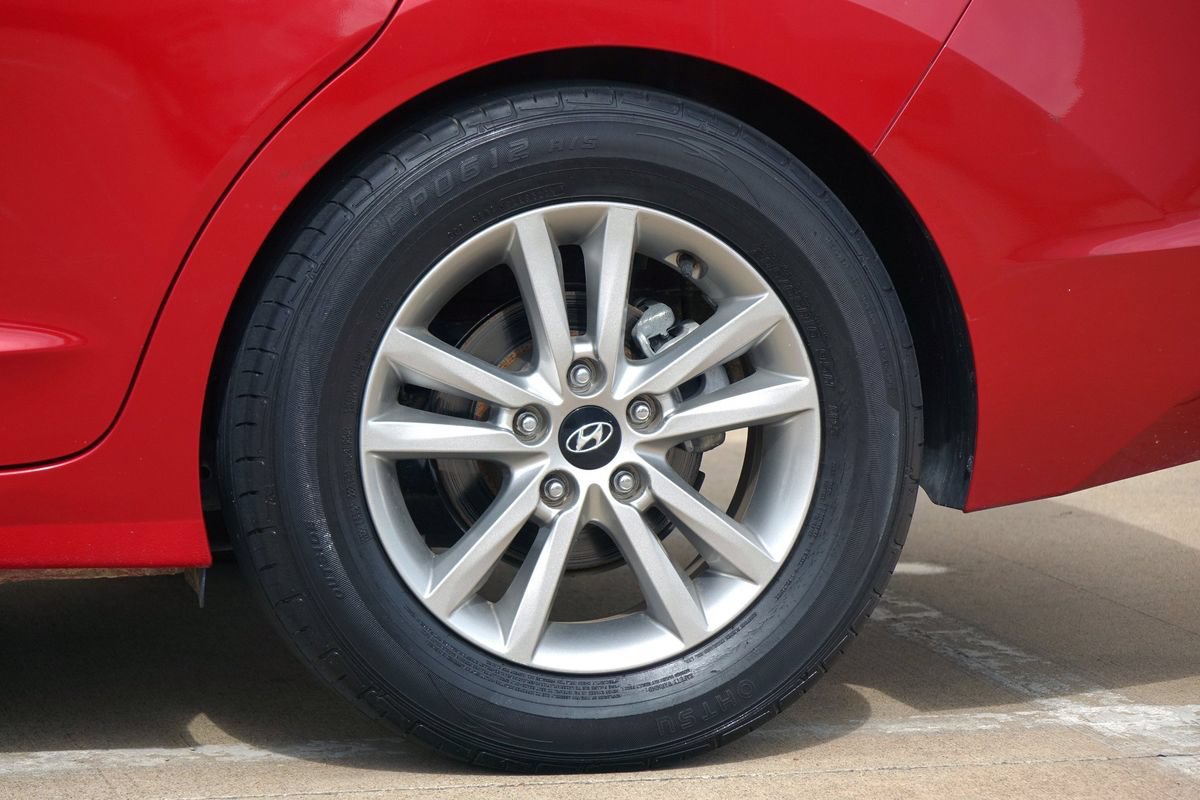 Used 2019 Hyundai Elantra Value Edition FWD image 26