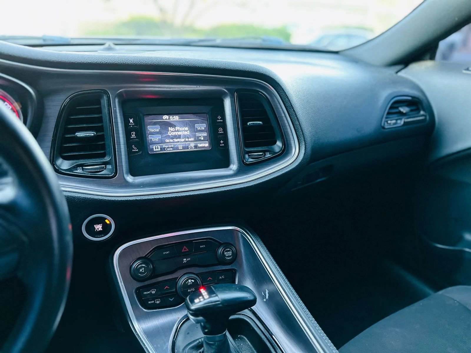 Used 2015 Dodge Challenger SXT RWD image 13