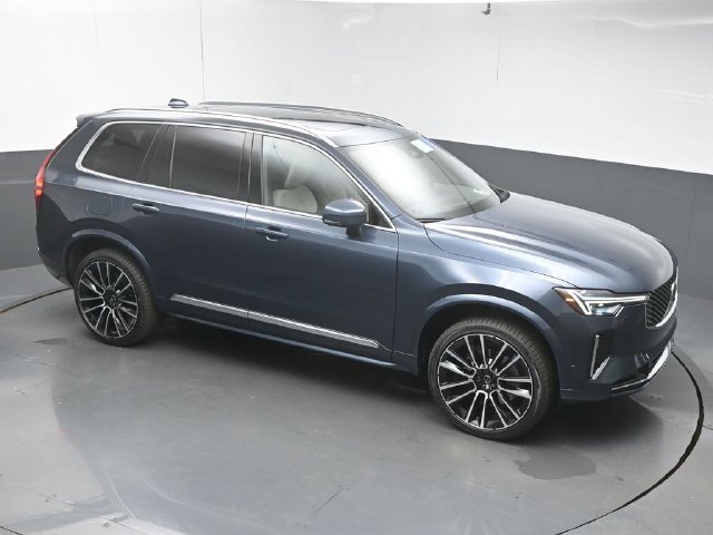 Used 2026 Volvo XC90 B6 Plus w/ Protection Package Premier AWD/4WD image 43
