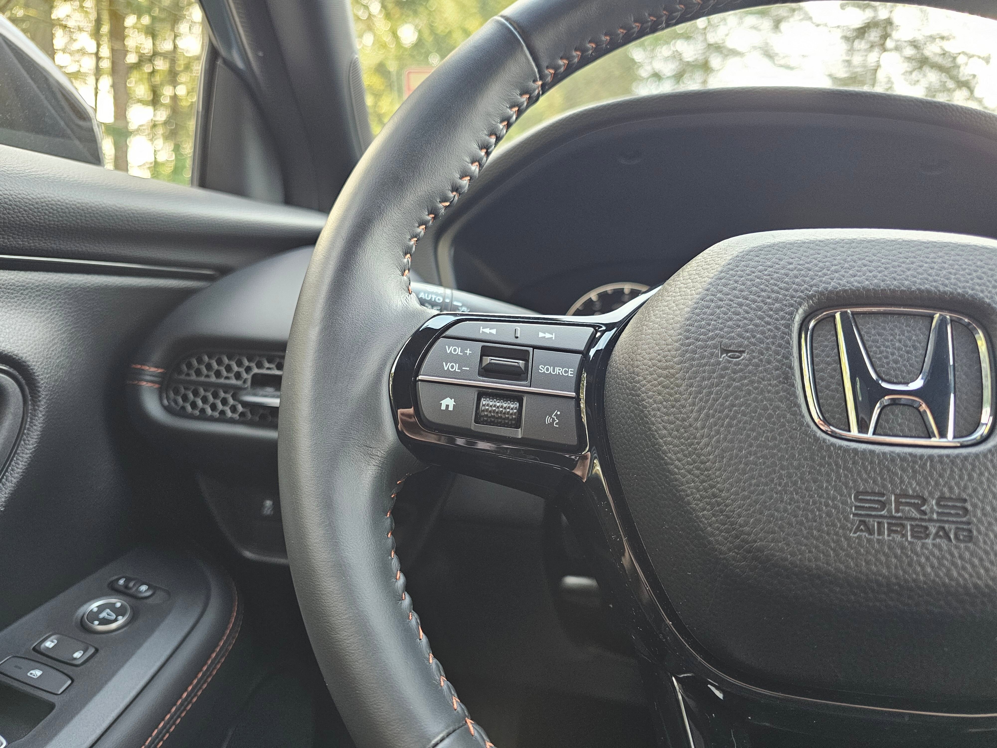 Certified 2025 Honda HR-V Sport image 31