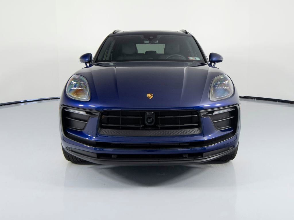 Certified 2025 Porsche Macan image 13