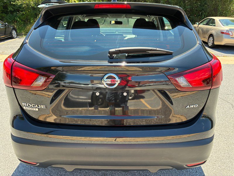 Used 2018 Nissan Rogue Sport S image 5