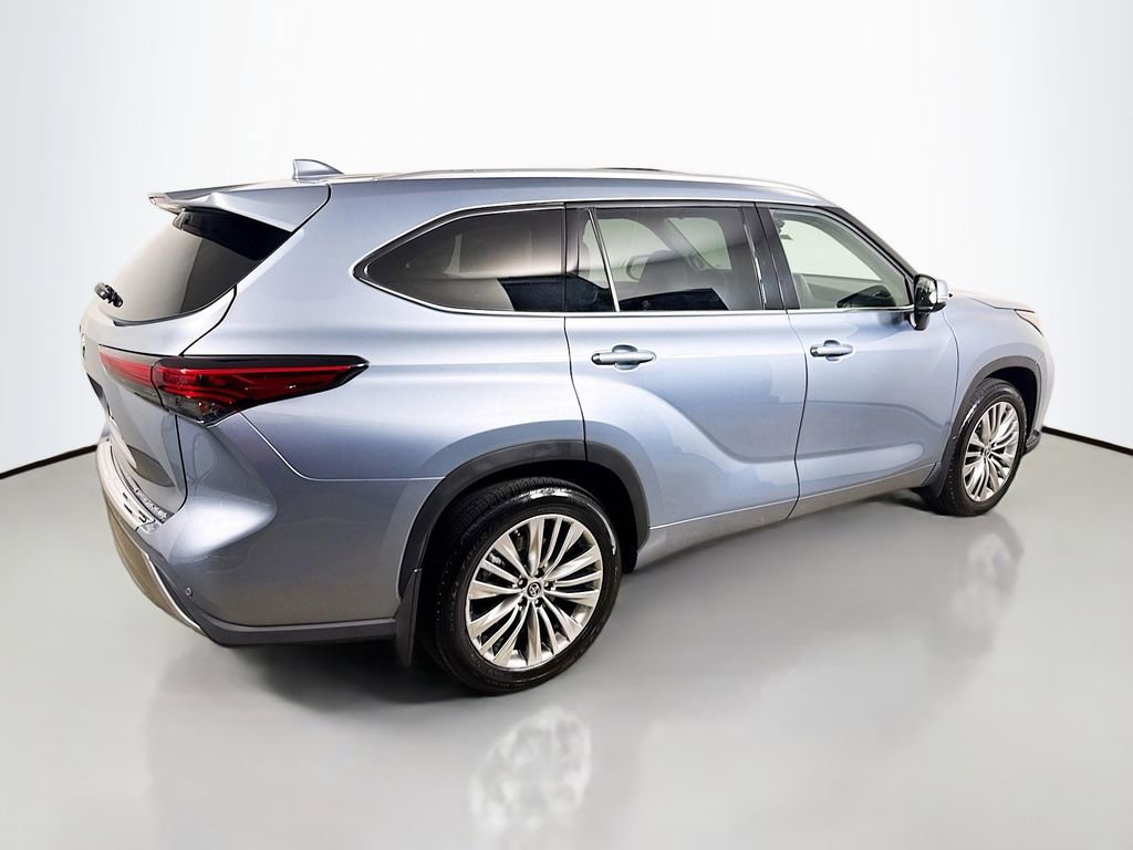 Used 2022 Toyota Highlander Platinum AWD/4WD image 7