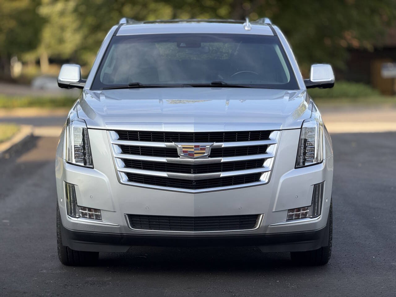 Used 2018 Cadillac Escalade Luxury RWD image 4