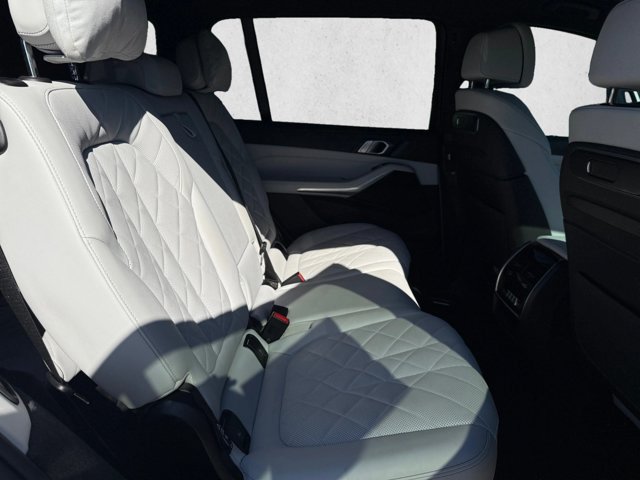 Certified 2025 BMW X7 xDrive40i w/ M Sport Package AWD/4WD image 23