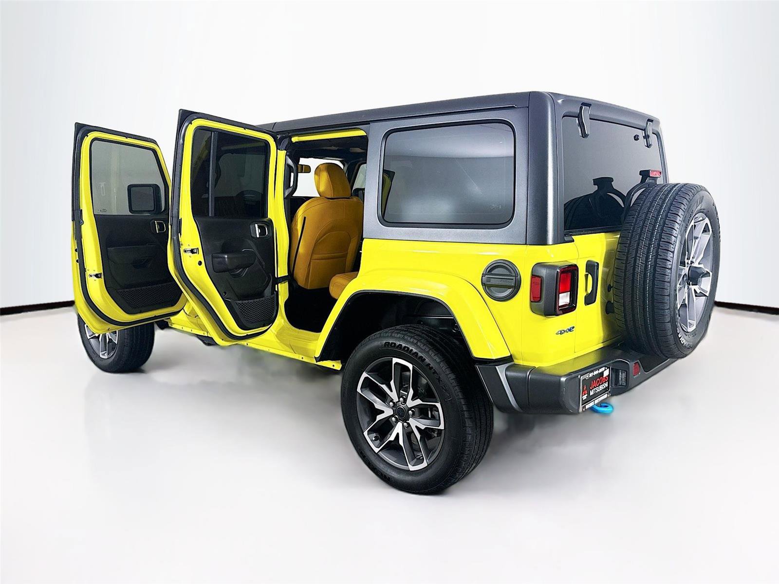 Used 2024 Jeep Wrangler Unlimited AWD/4WD image 37