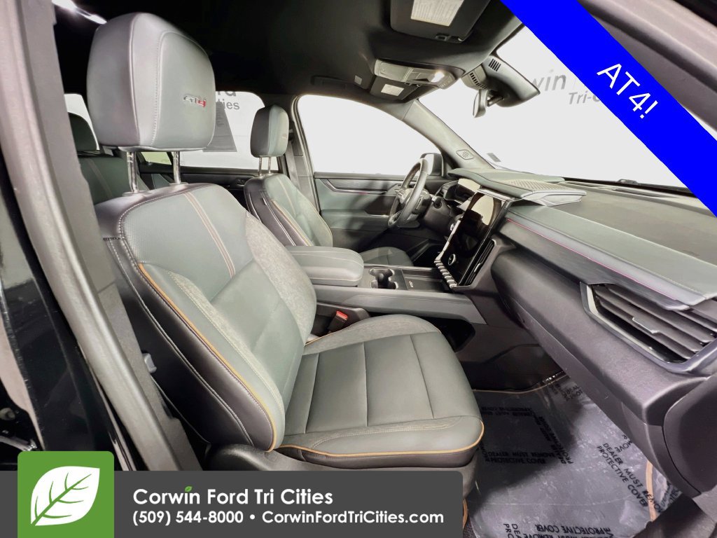 Used 2025 GMC Acadia AT4 AWD/4WD image 18