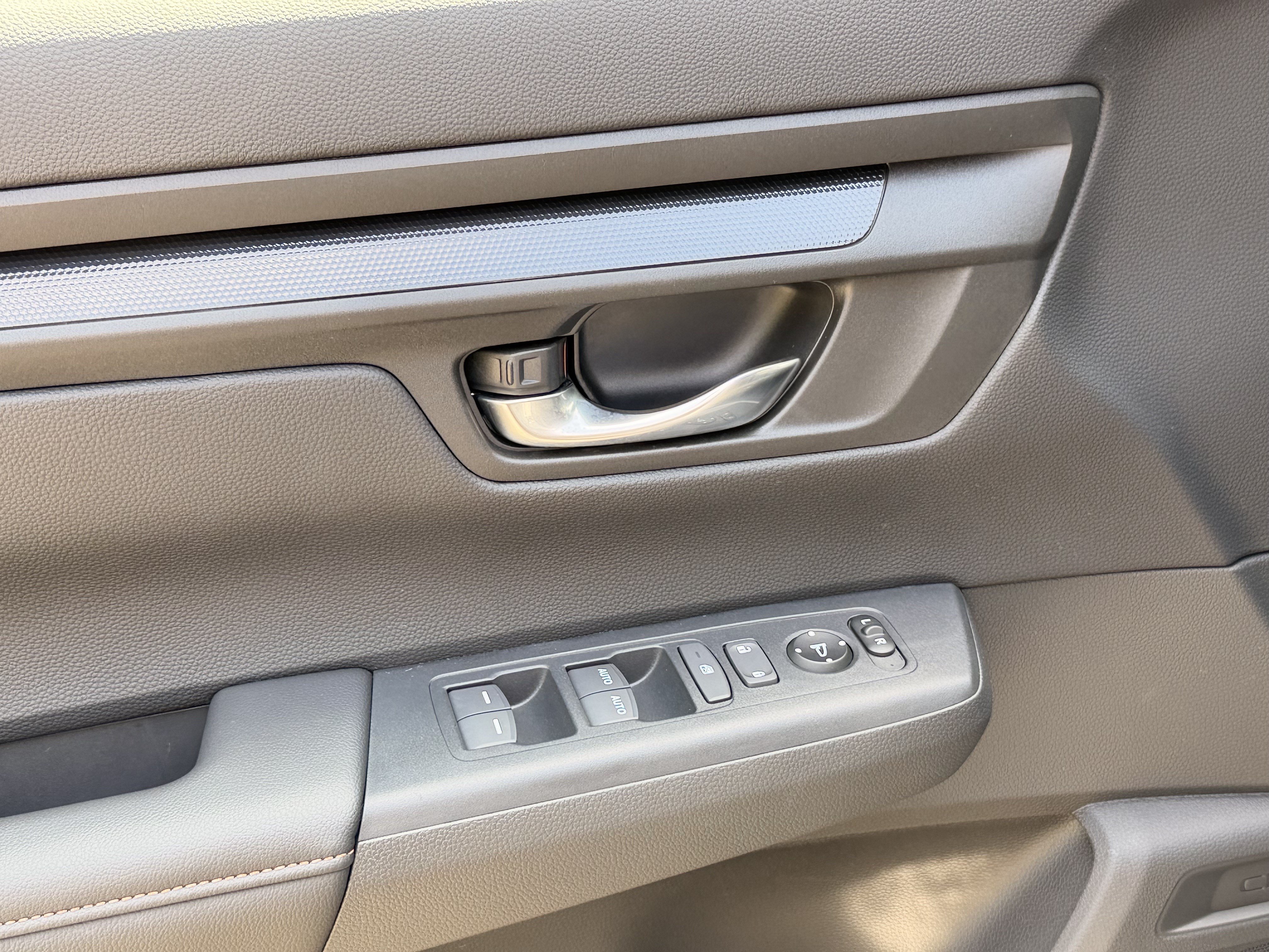 Used 2026 Honda CR-V Sport image 11