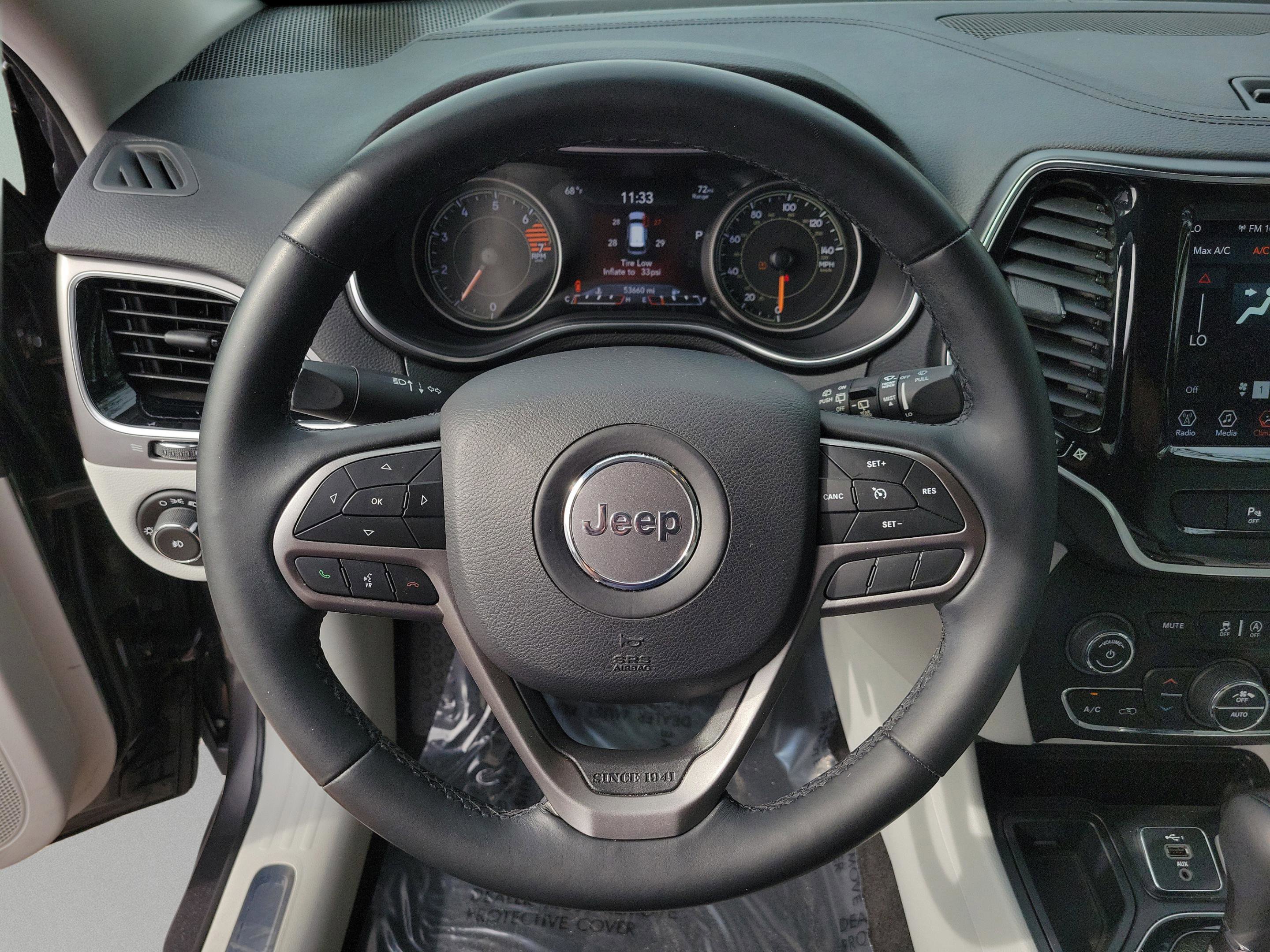 Used 2019 Jeep Cherokee Limited image 19