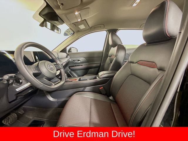 Used 2025 Nissan Kicks SR AWD/4WD image 6