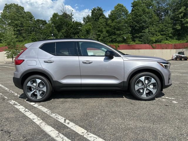 New 2026 Volvo XC40 B5 Plus w/ Protection Package Premier AWD/4WD image 8