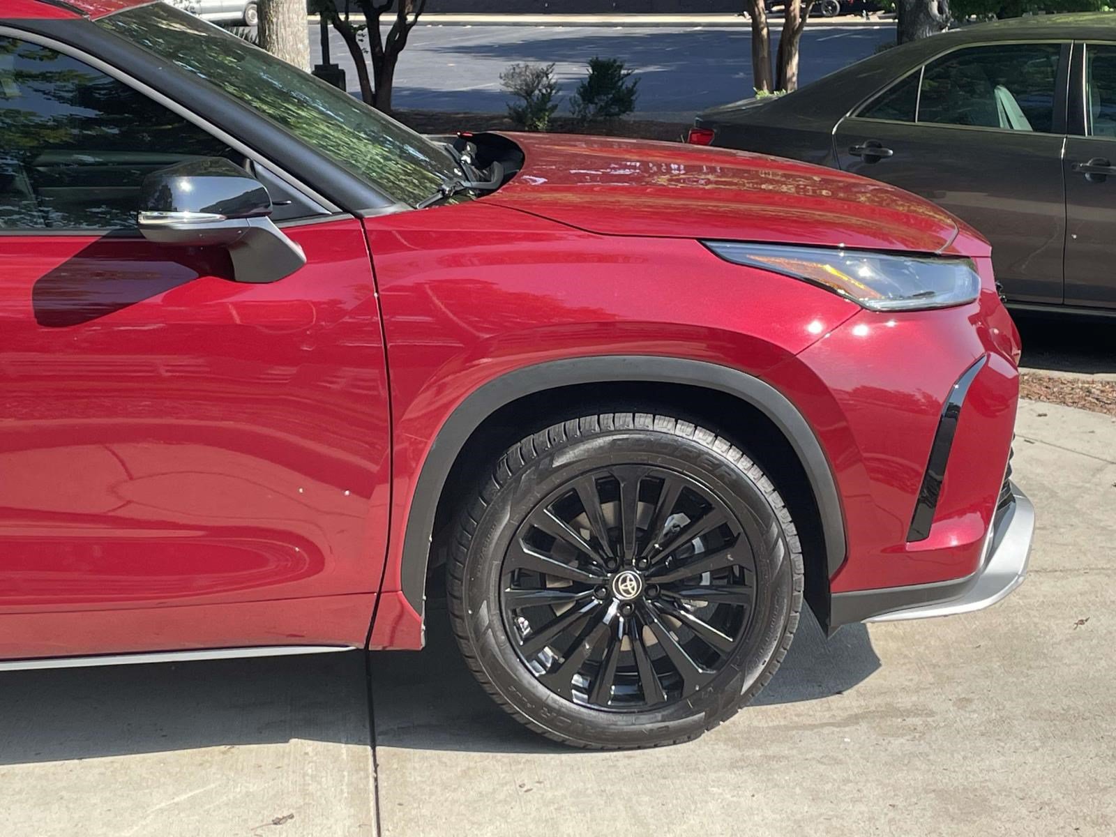 Used 2023 Toyota Highlander XSE AWD/4WD image 12