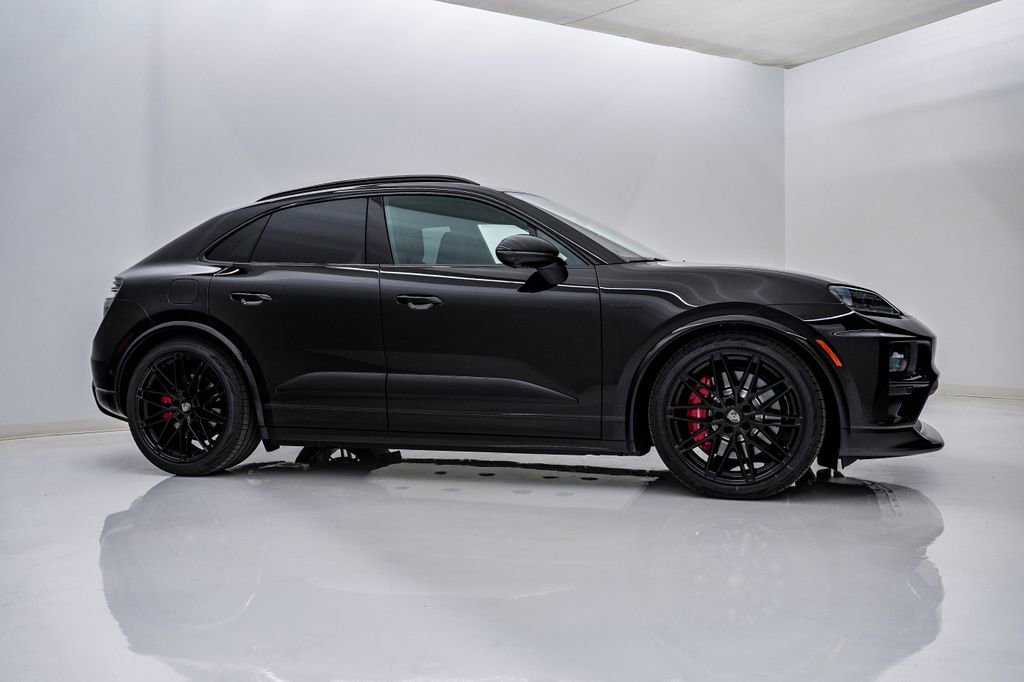 New 2026 Porsche Macan Turbo Electric image 9