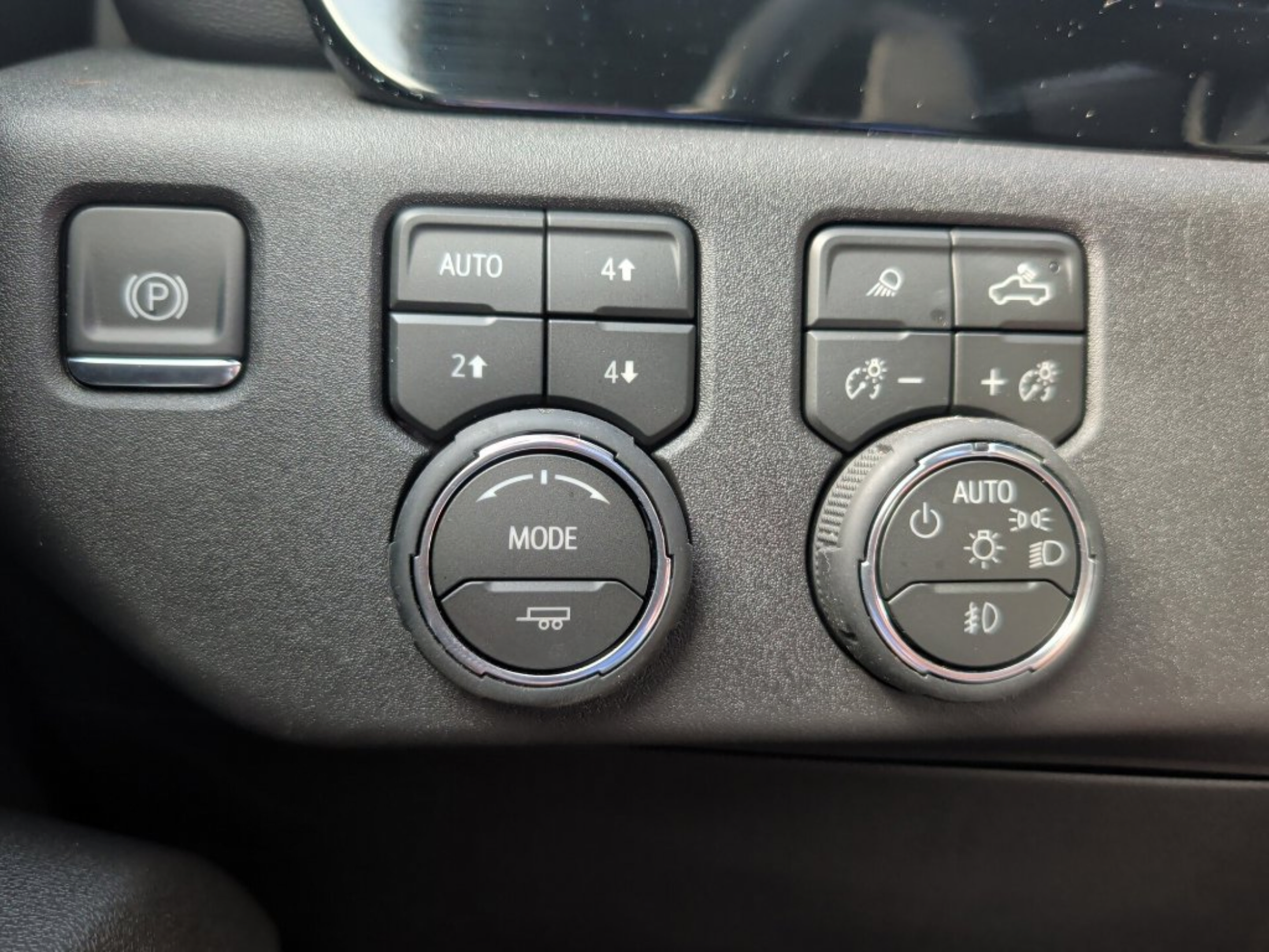 Used 2026 Chevrolet Silverado 1500 LTZ AWD/4WD image 31