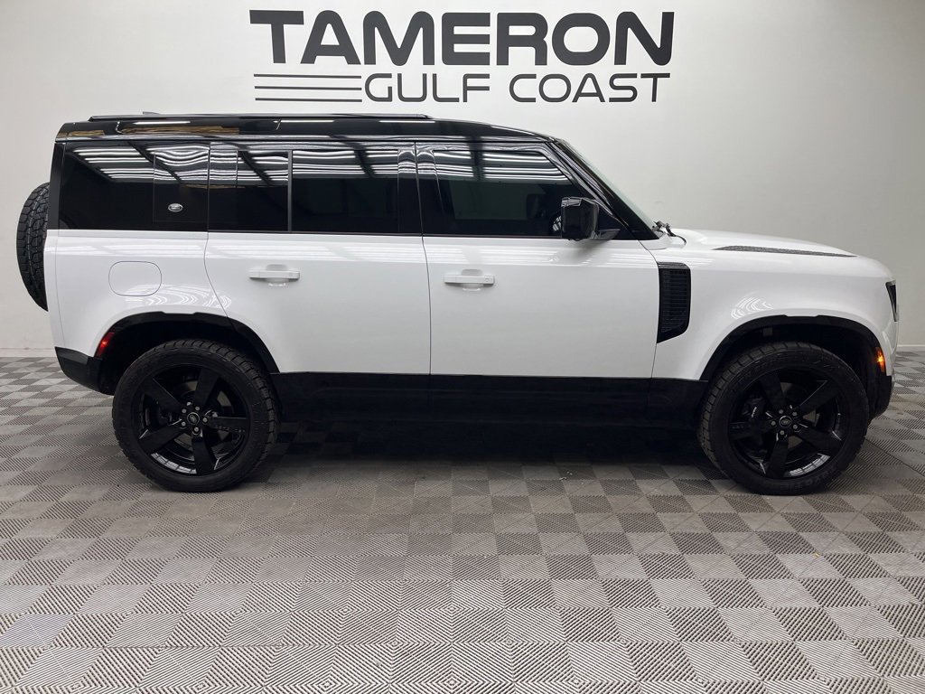 Used 2023 Land Rover Defender 110 X-Dynamic SE image 17