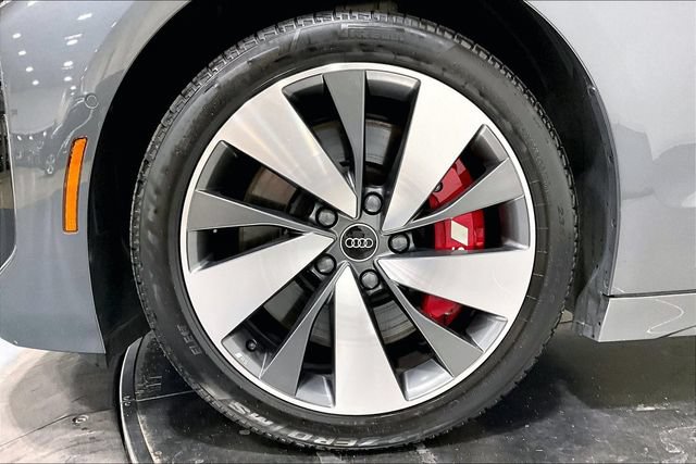 Certified 2025 Audi S6 e-tron Premium w/ Convenience Package AWD/4WD image 5