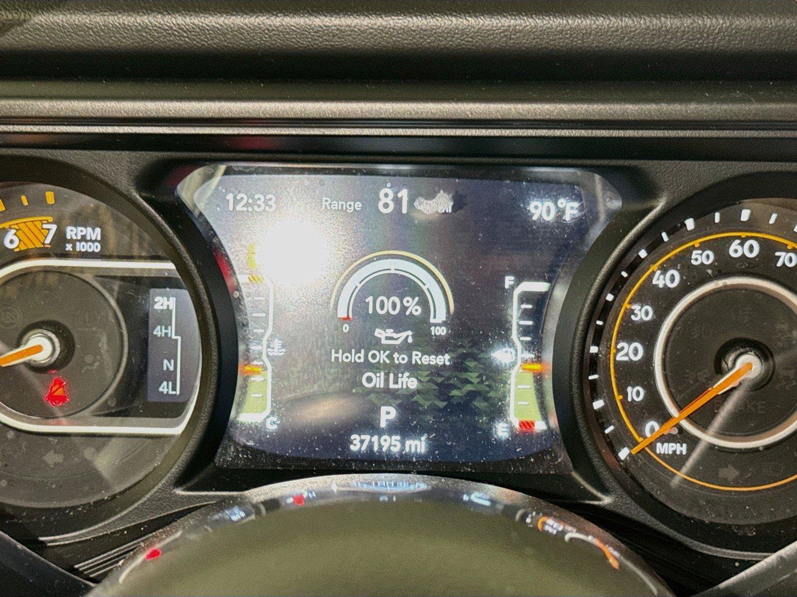 Used 2025 Jeep Wrangler Unlimited Sahara AWD/4WD image 10