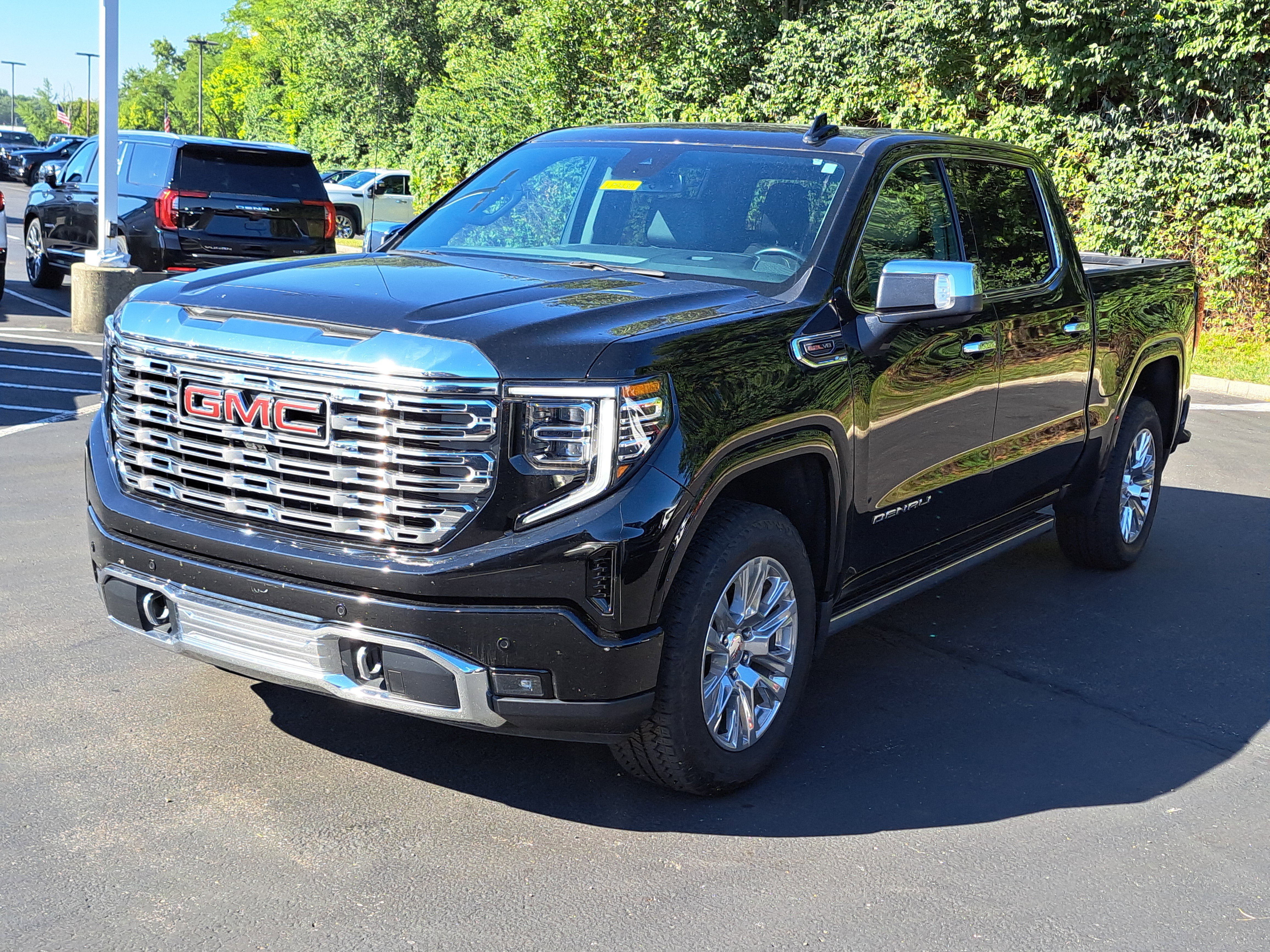 Used 2022 GMC Sierra 1500 Denali image 2