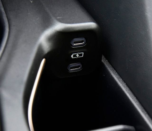 Used 2023 Toyota Crown Limited image 27