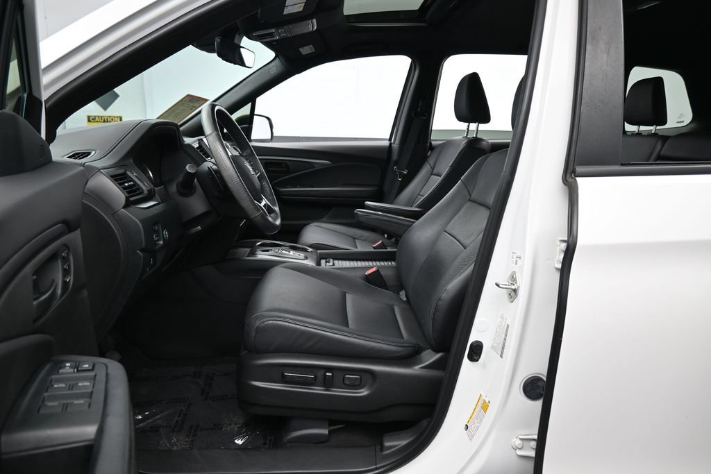 Used 2023 Honda Passport EX-L image 11
