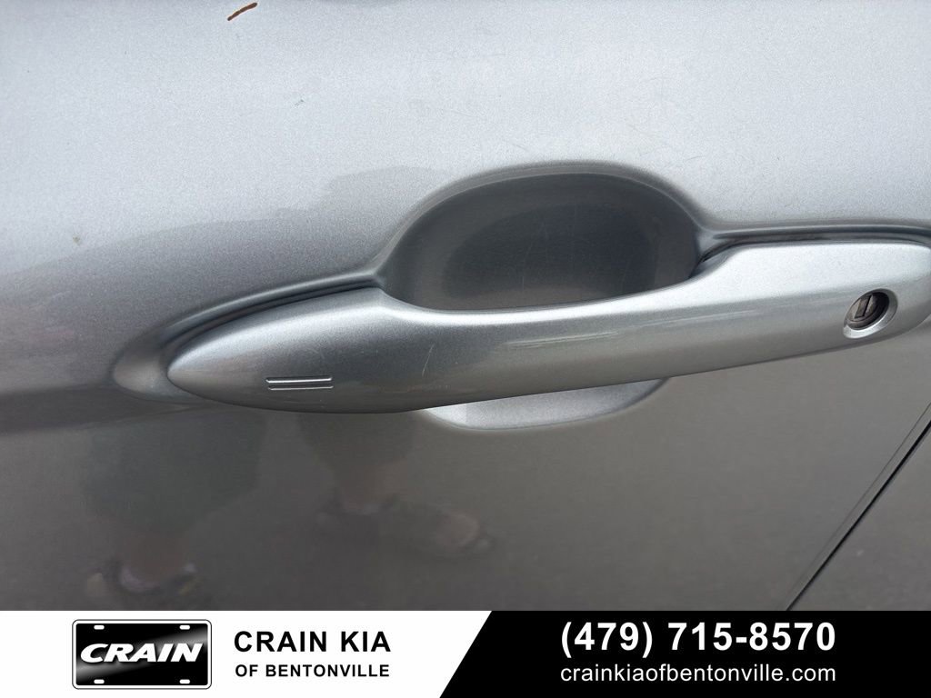 Used 2020 Toyota Camry XLE FWD image 9