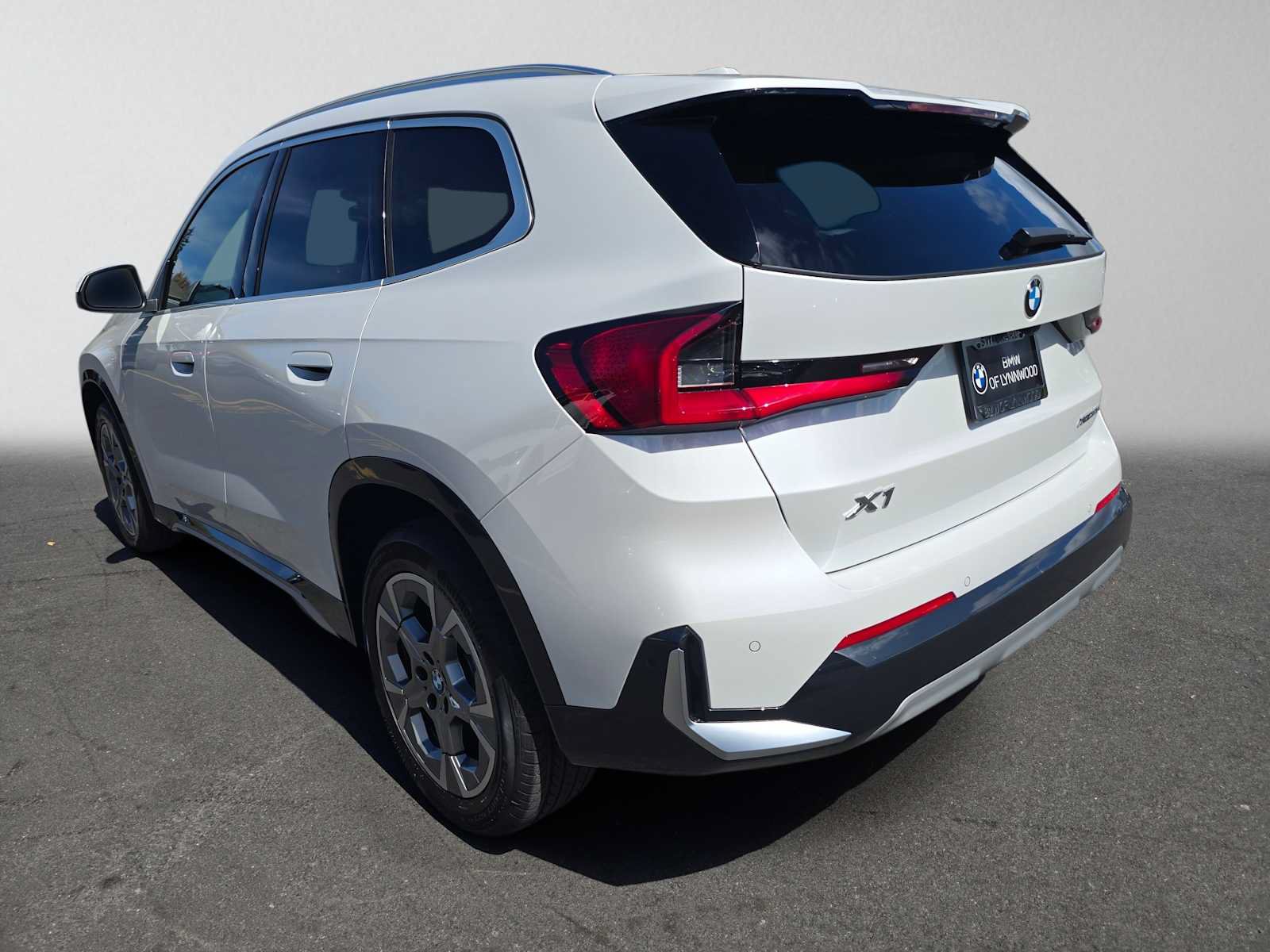 Used 2026 BMW X1 xDrive28i w/ Technology Package AWD/4WD image 5