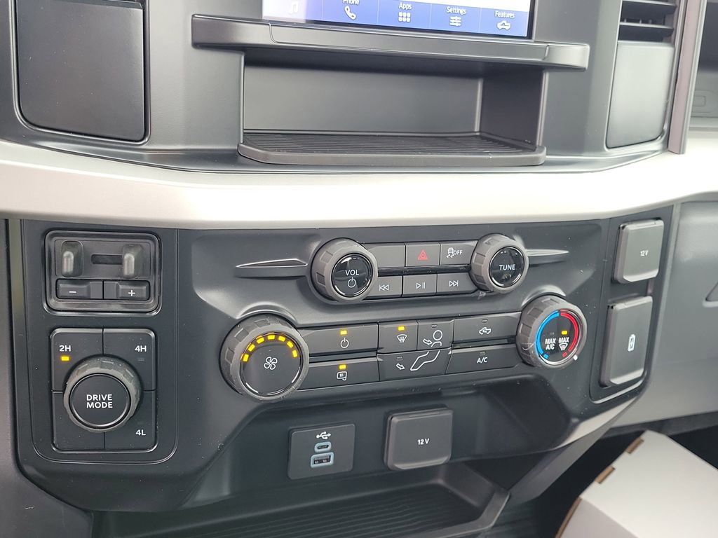 New 2026 Ford F550 4x4 Regular Cab Super Duty image 25