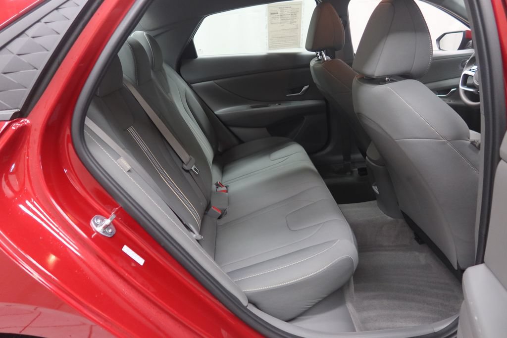 Used 2024 Hyundai Elantra Blue FWD image 11