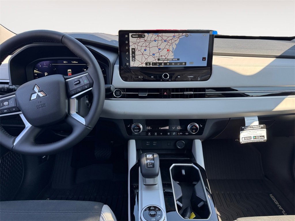 New 2025 Mitsubishi Outlander SE image 11