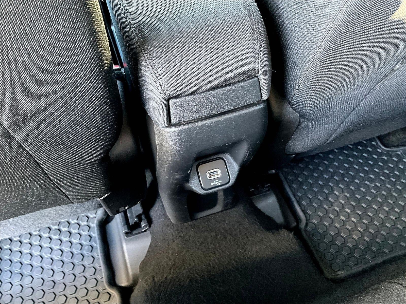 Used 2020 Jeep Renegade Latitude w/ Cold Weather Group AWD/4WD image 10