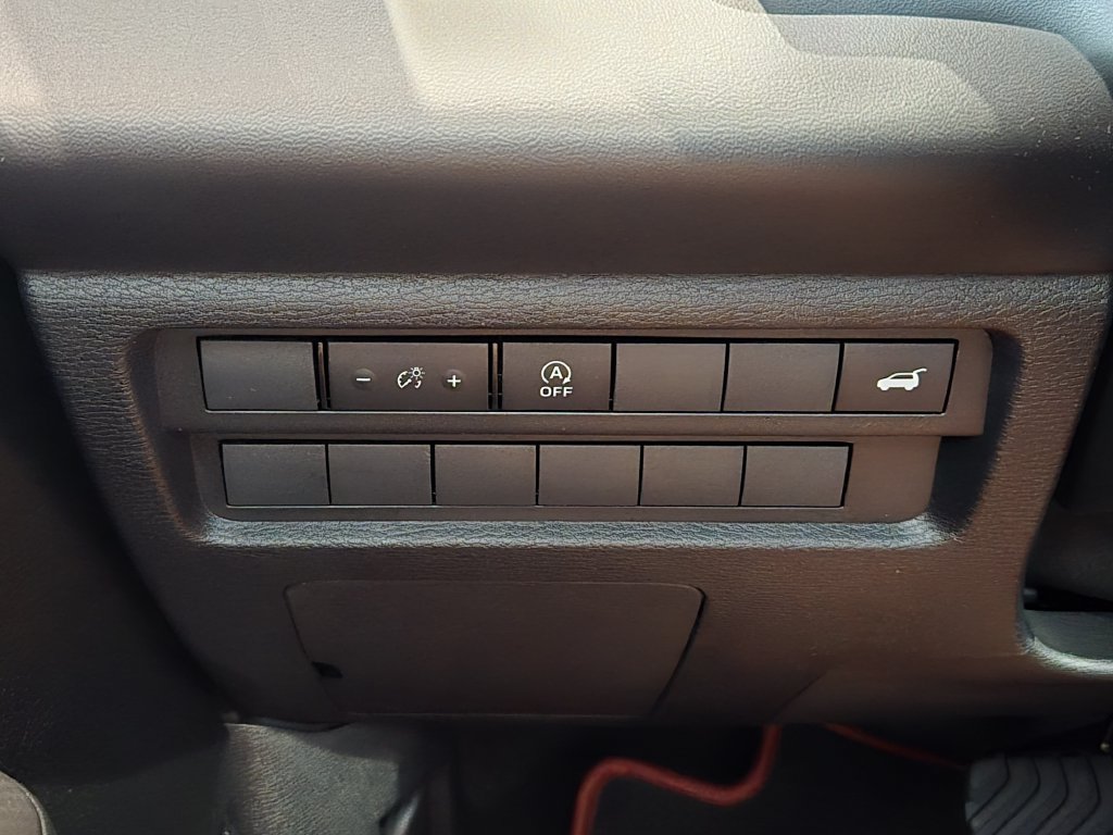 New 2026 Mitsubishi Outlander LE AWD/4WD image 16