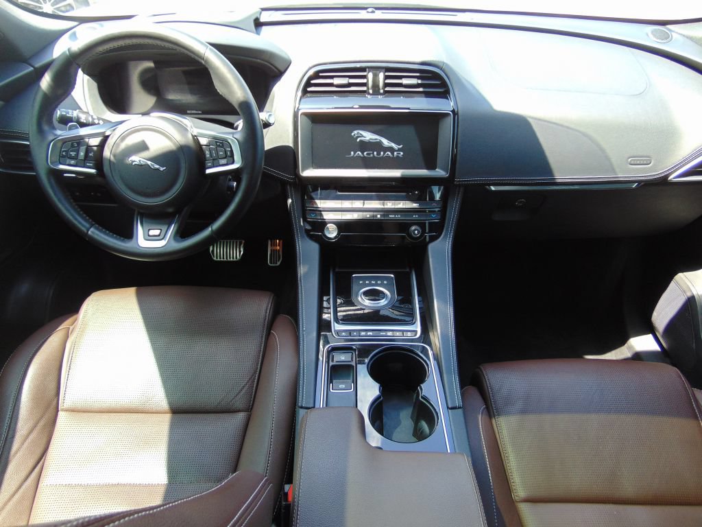 Used 2017 Jaguar F-PACE S AWD/4WD image 17